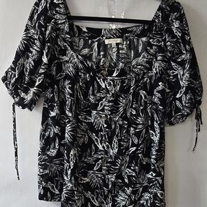 Angels Black and White Leaf Pattern Blouse